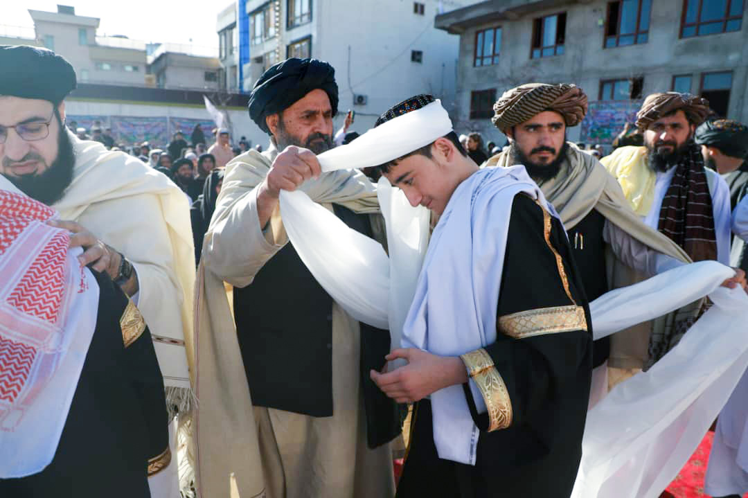 د ریاستالوزراء اقتصادي مرستیال د «جامعه فتح العلوم کابل» مدرسې د حافظانو د دستاربندۍ په مراسمو کې ګډون وکړ