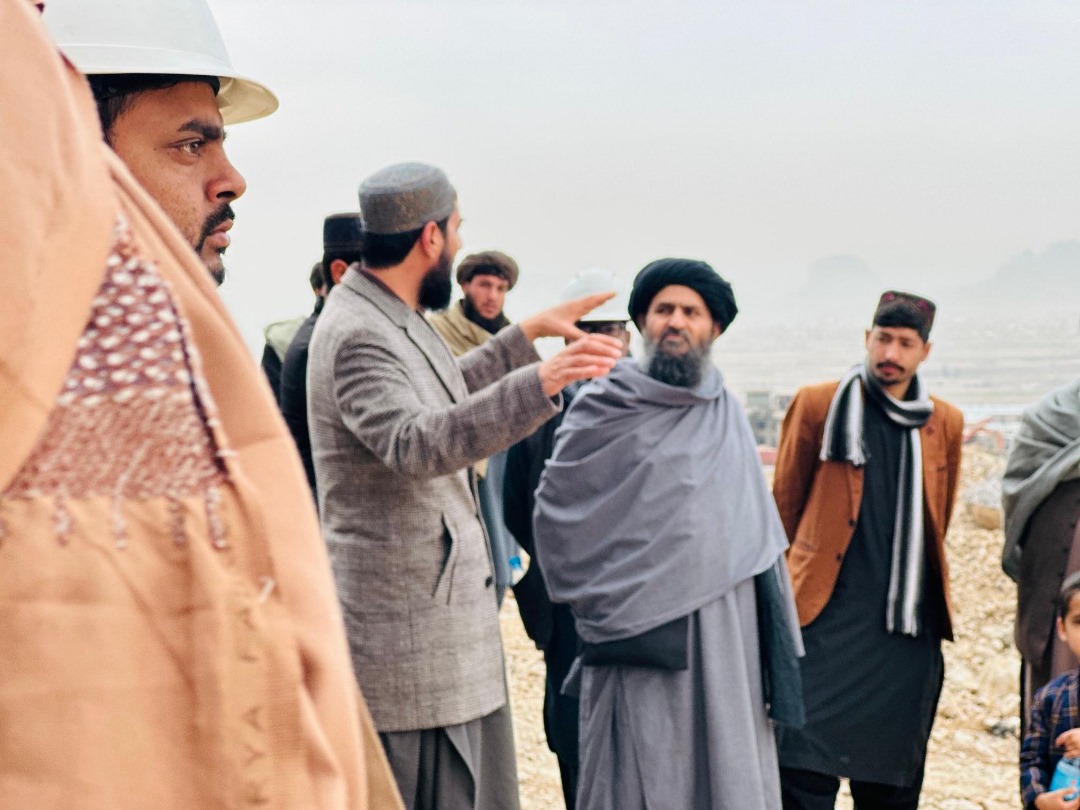 د ریاستالوزراء اقتصادي مرستیال د کندهار شوراندام سیمنټو فابریکې له کاري بهیر څخه لیدنه وکړه