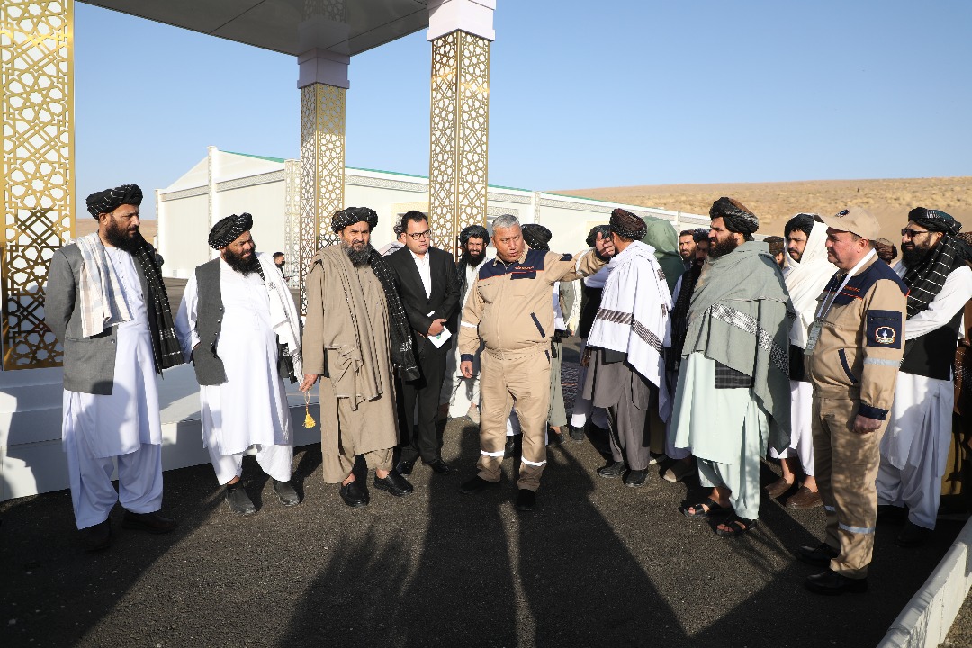 د رياست الوزراء اقتصادي مرستیال محترم ملا عبدالغني برادر اخوند  د ټاپي پروژې تطبيق کوونکي شرکت (ترکمن ګاز) له مسوولينو سره وکتل. د ترکمن ګاز شرکت مسوولینو د افغانستان په خاوره کې د ټاپي پروژې د کاري پرمختګونو په اړه معلومات شريک کړل. دوى وویل، اوسمهال د ا