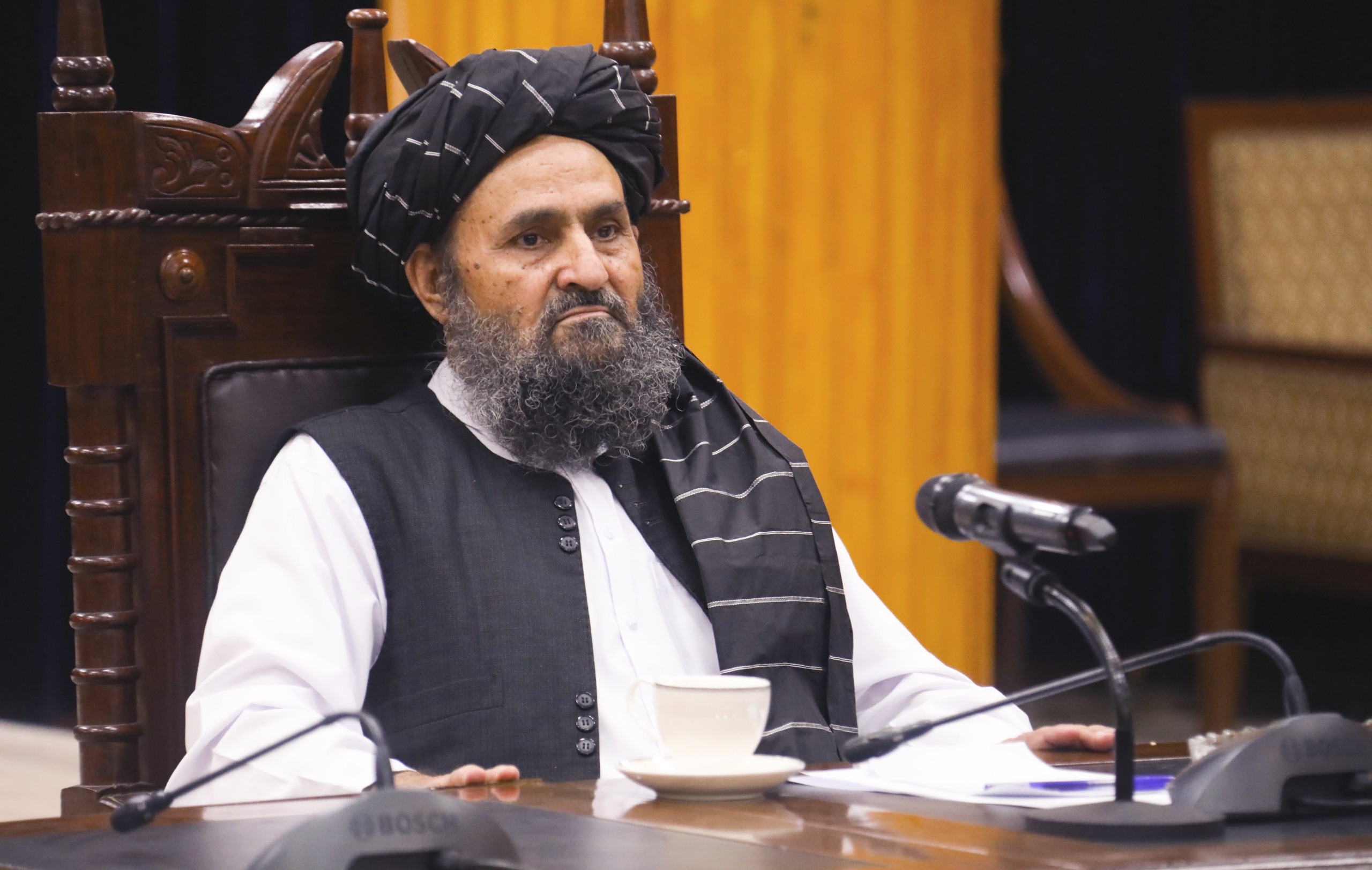 بهرنیو پانګوالو ته په افغانستان کې د پانګونې په مقابل کې د اقامو پر ورکړه بحث وشو